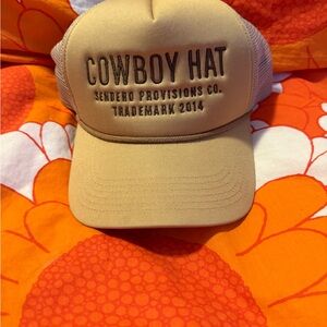 Sendero Mesh Hat with Gray and White Design